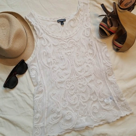 EXPRESS Tops - LIKE NEW❤EXPRESS Crochet tank Soft Ivory Size XS